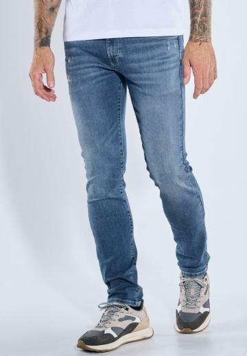 Прямые джинсы