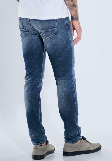 Узкие джинсы