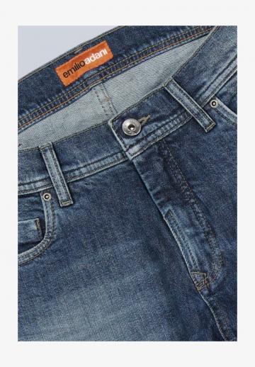 Узкие джинсы