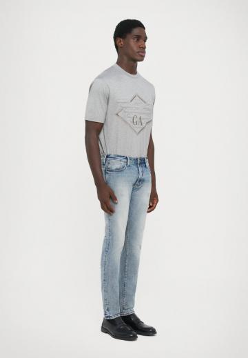 Узкие джинсы