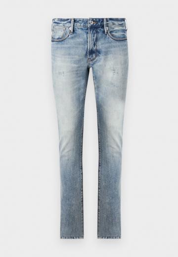 Узкие джинсы