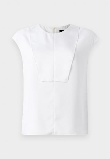 Блузка без рукавов