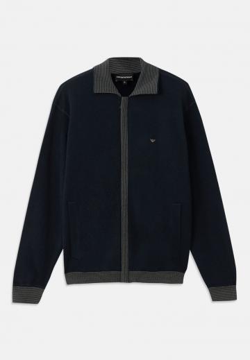 Вязаная кофта