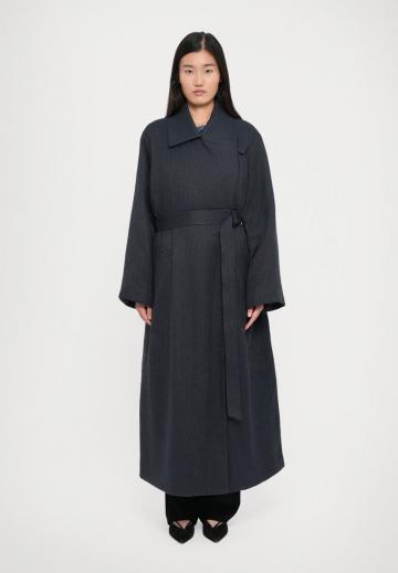 Шерстяное пальто