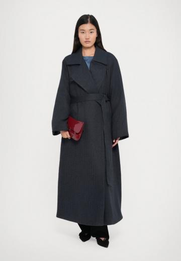 Шерстяное пальто