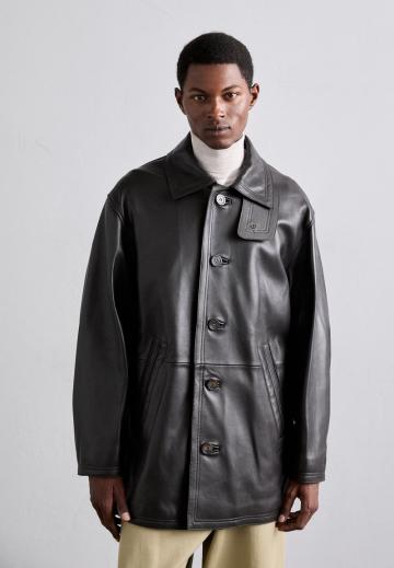 Короткое пальто