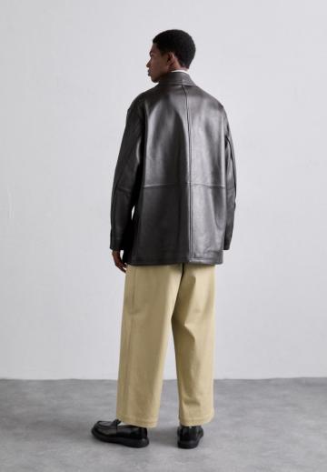 Короткое пальто