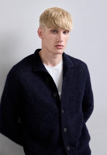 Вязаная кофта