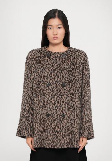 Короткое пальто