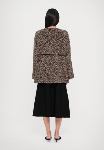 Короткое пальто