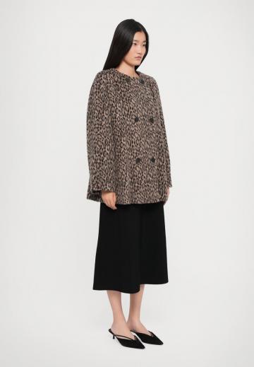 Короткое пальто