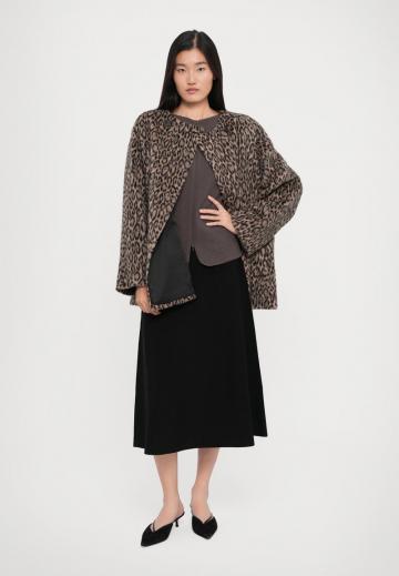 Короткое пальто