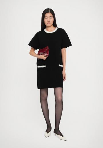 Вязаное платье