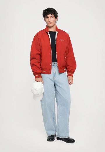 Куртка бомбер