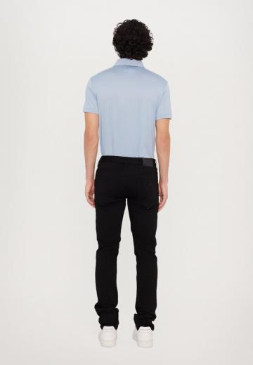 Узкие джинсы