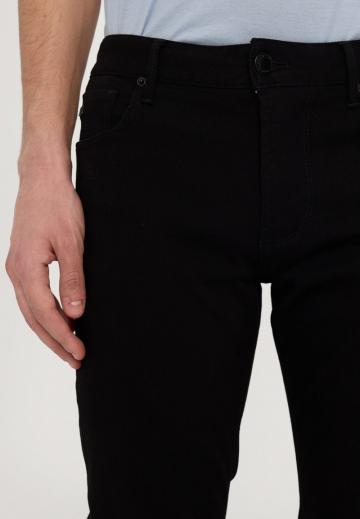 Узкие джинсы