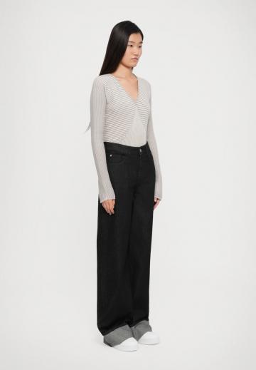 Джинсы бойфренда