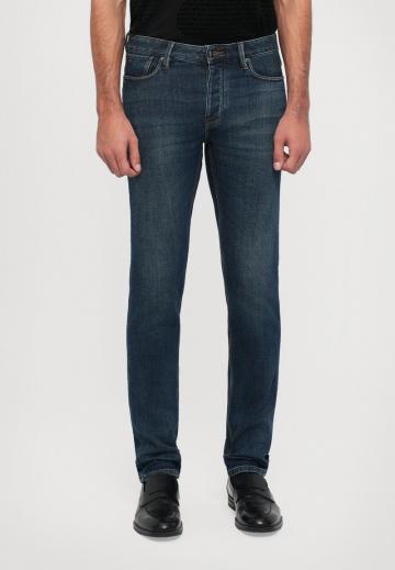 Узкие джинсы
