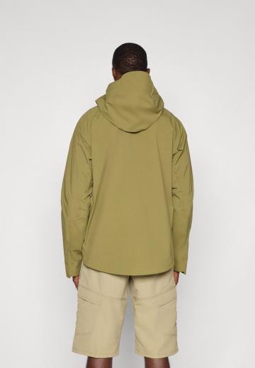 Спортивная куртка