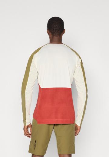 Спортивная майка