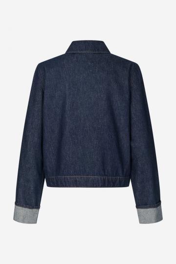 Джинсовая куртка