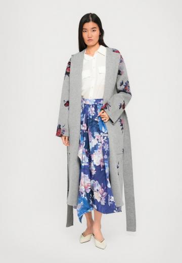 Шерстяное пальто