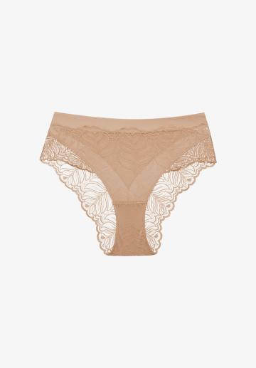 Трусы на бедрах