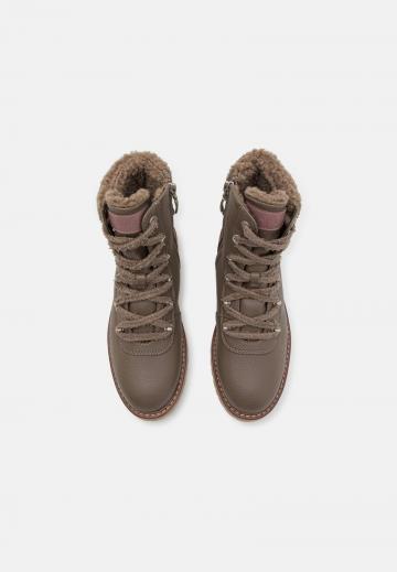 Ботинки на шнуровке