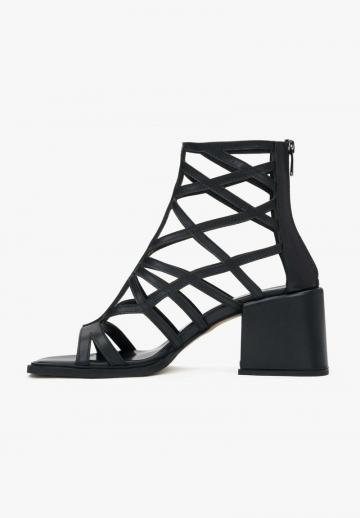 Гандбольные кроссовки