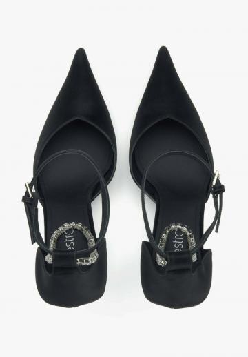 Туфли на высоком каблуке