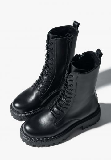 Сапоги на шнуровке