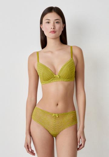 Трусы на бедрах