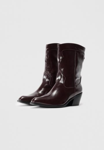 Ковбойские сапожки