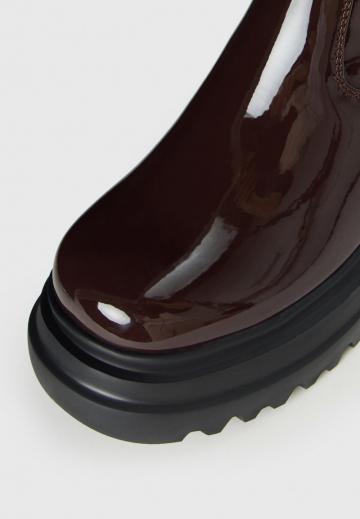 Высокие сапоги