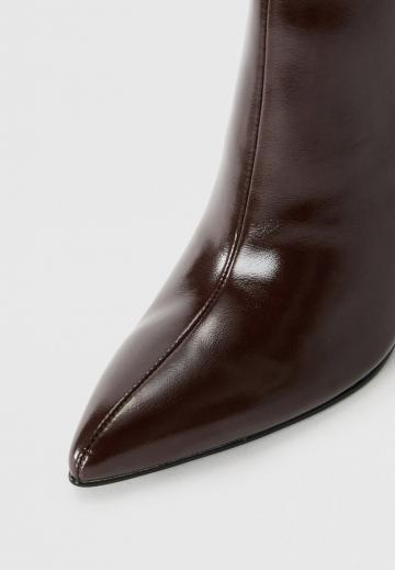 Высокие сапоги