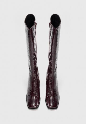 Высокие сапоги