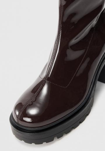 Высокие сапоги