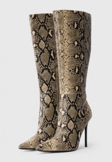 Высокие сапоги