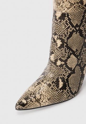 Высокие сапоги