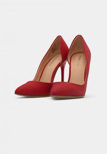 Туфли на высоком каблуке