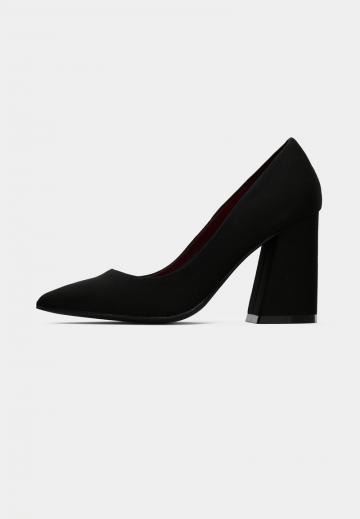 Туфли с высоким носом