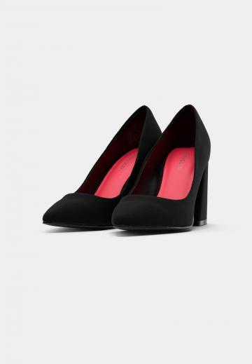 Туфли с высоким носом