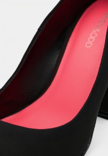 Туфли с высоким носом