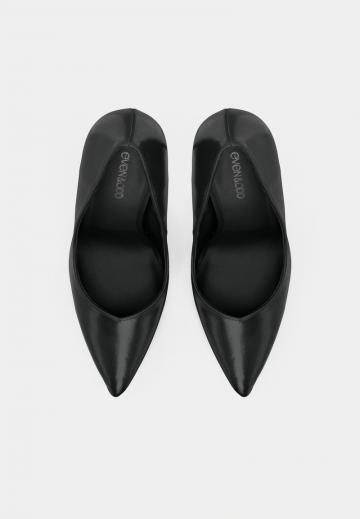 Туфли на высоком каблуке