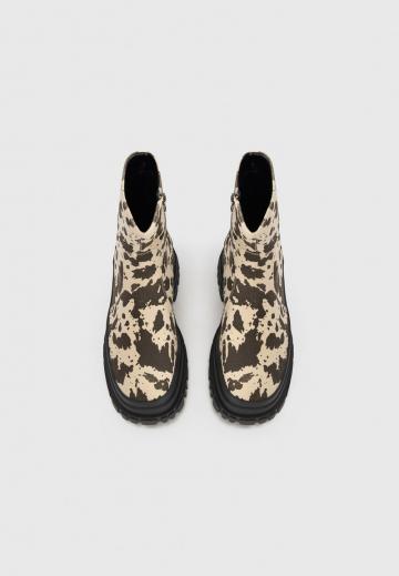 Полусапожки на платформе