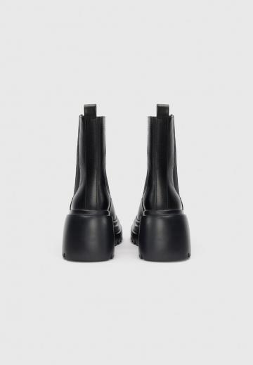 Полусапожки на высоком каблуке