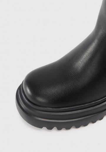 Полусапожки на высоком каблуке