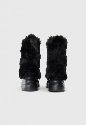 Сапожки на танкетке