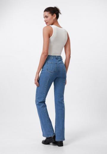 Клешеные джинсы