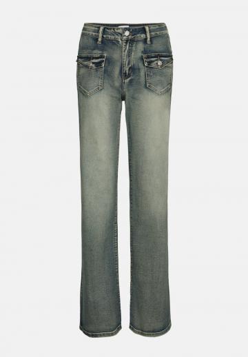 Клешеные джинсы